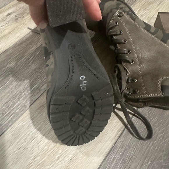 Guess Boots - Picture 11 of 12